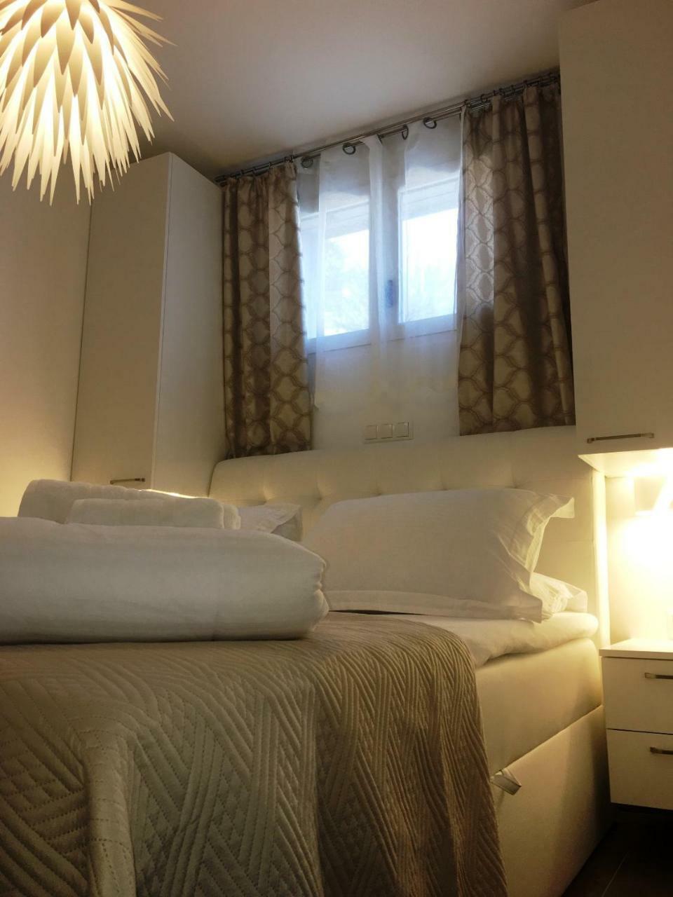 Hvar Lux *