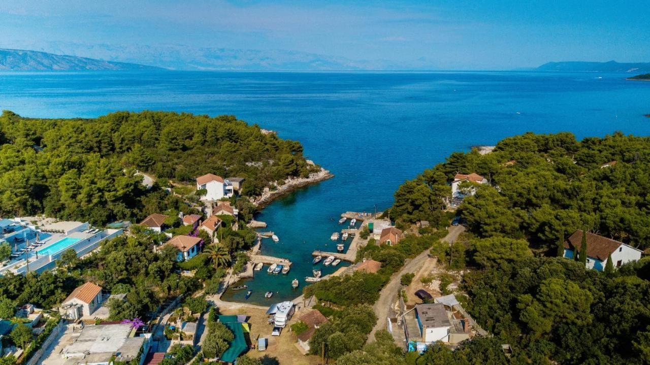 Hvar Lux *