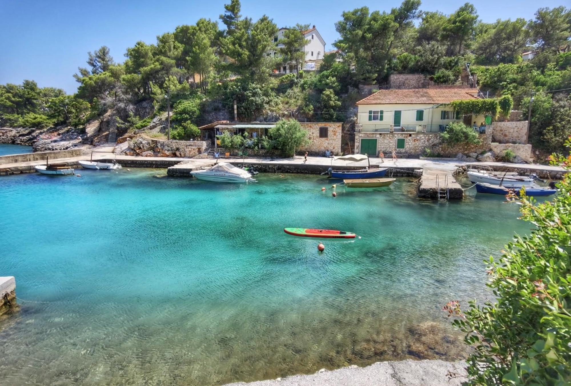 Hvar Lux * Basina