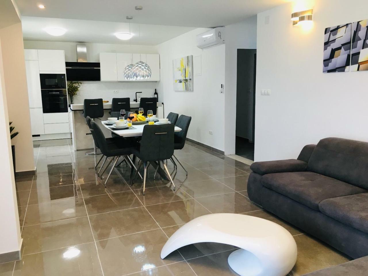 Hvar Lux Apartment Basina