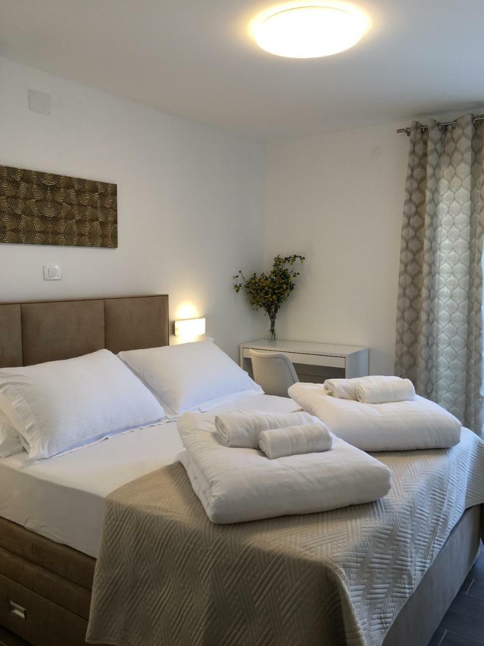 Hvar Lux * Basina